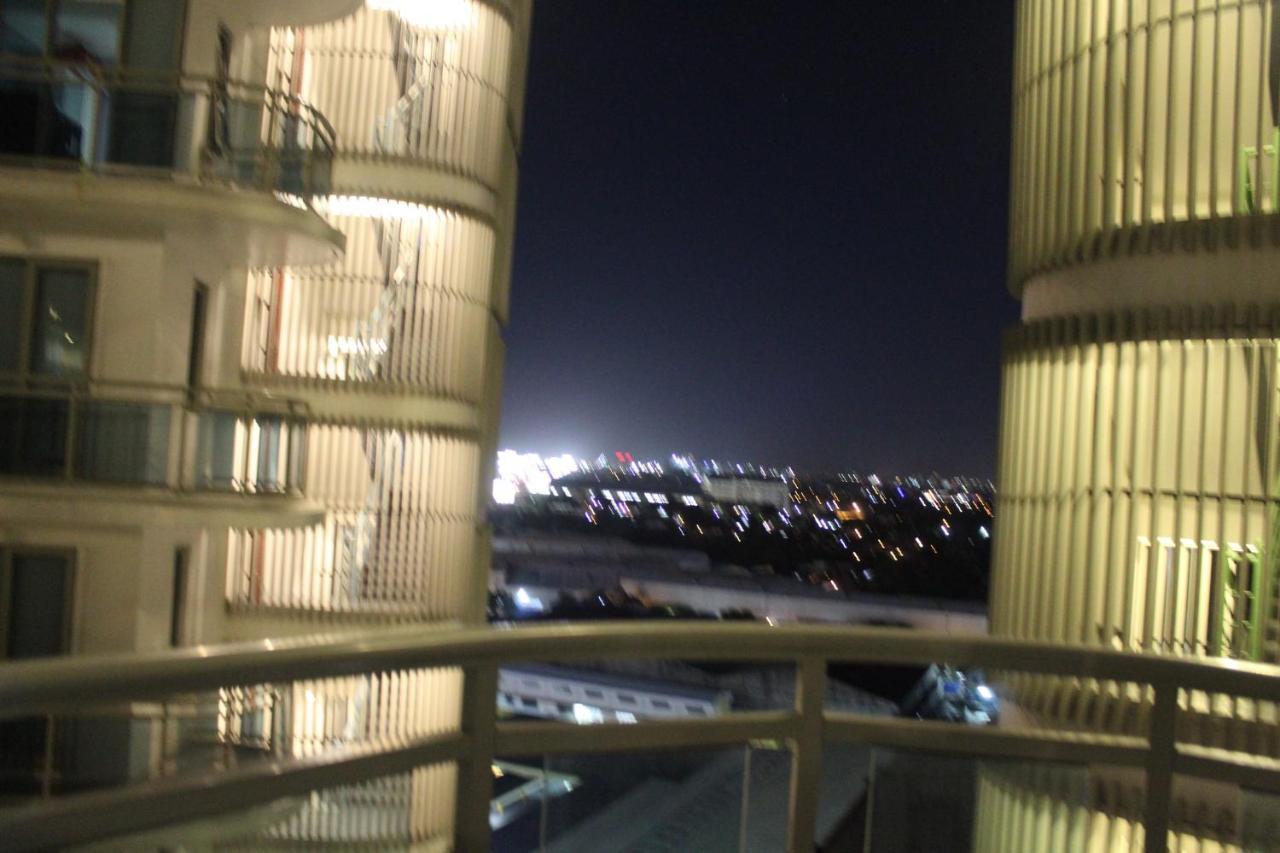 Azure C2 Balcony Wifi Near Mall Airport Multiple Units Paranaque City Екстер'єр фото