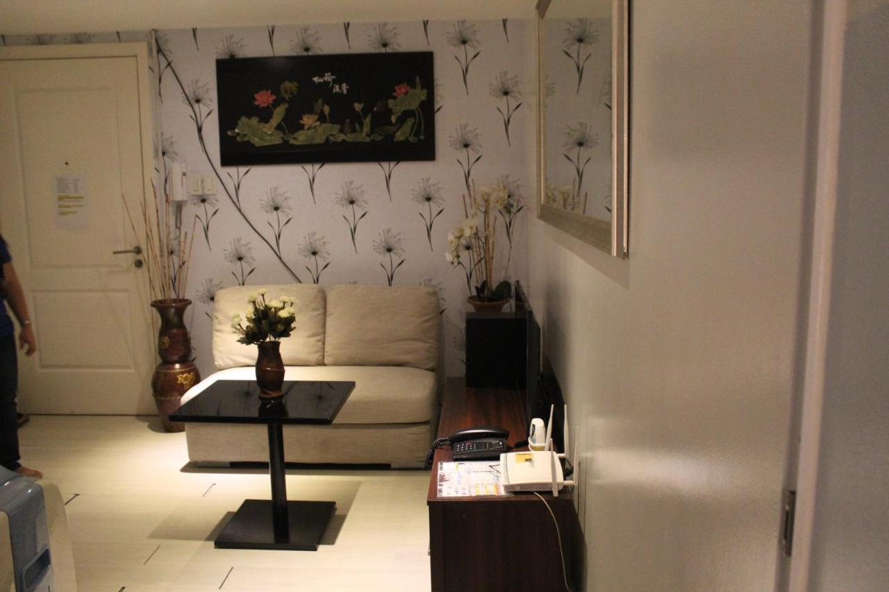 Azure C2 Balcony Wifi Near Mall Airport Multiple Units Paranaque City Екстер'єр фото