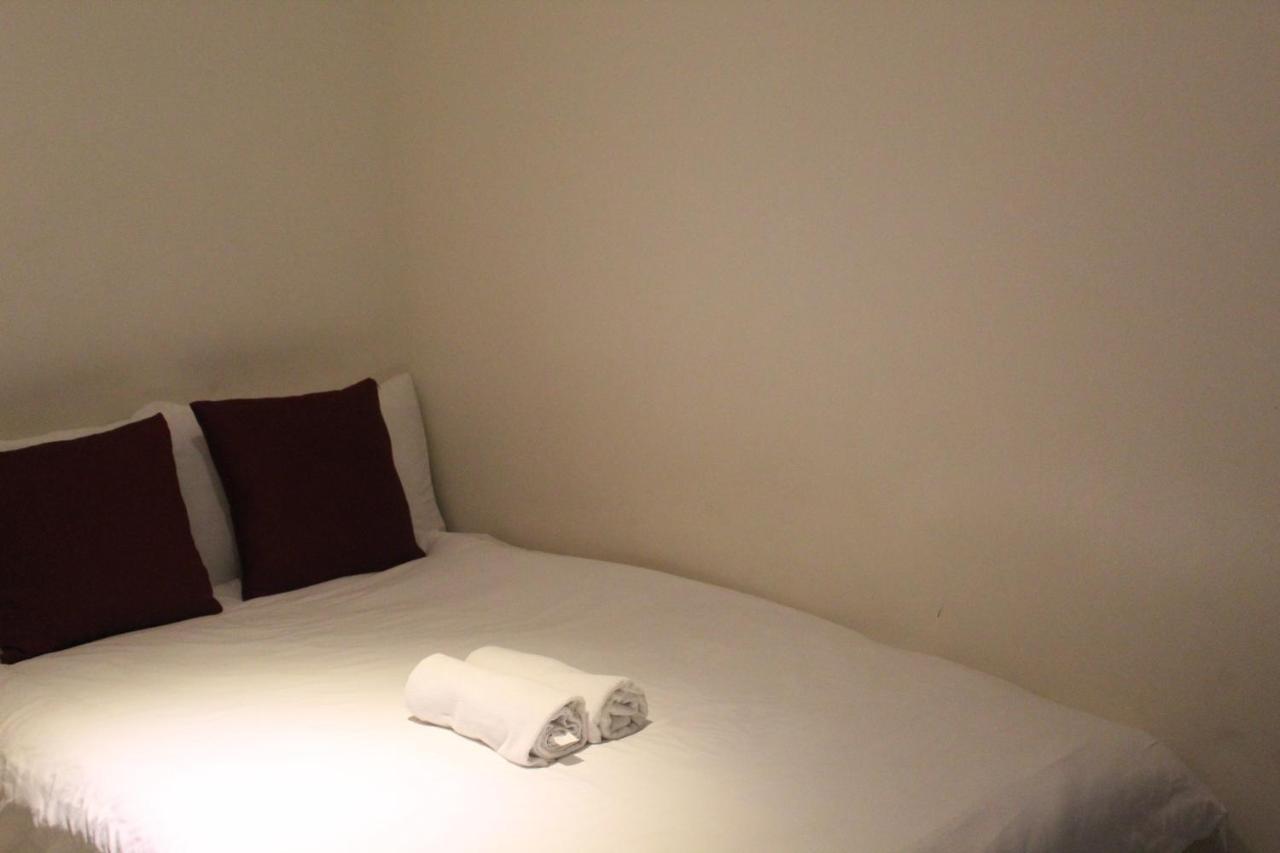 Azure C2 Balcony Wifi Near Mall Airport Multiple Units Paranaque City Екстер'єр фото