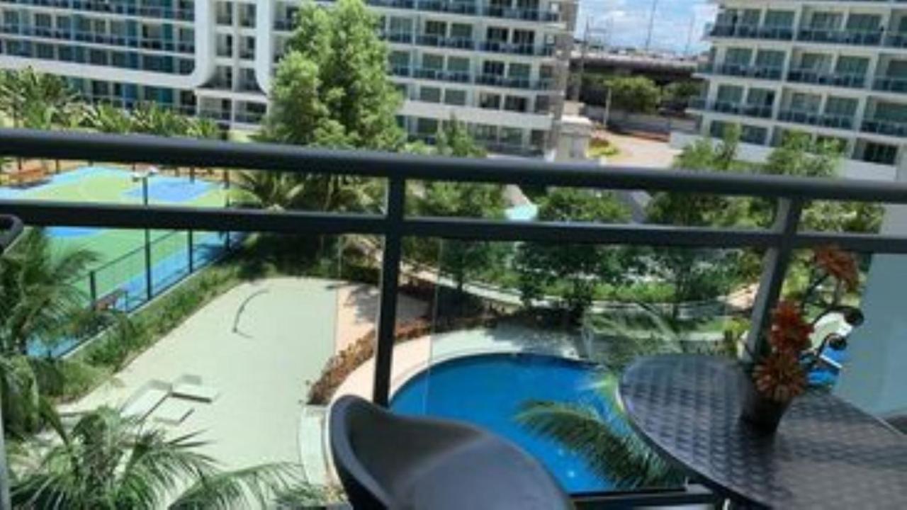 Azure C2 Balcony Wifi Near Mall Airport Multiple Units Paranaque City Екстер'єр фото